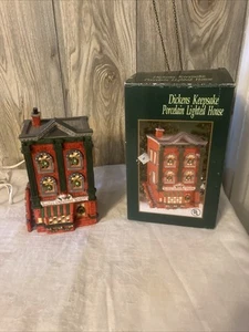 VTG 1995 Kurt Adler DICKENS KEEPSAKE LIGHTED PORCELAIN House Santa’s Shoppe - Picture 1 of 8