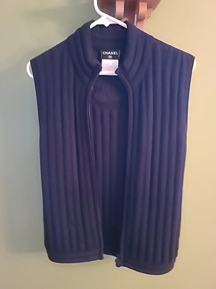 香奈儿厚背心 海军蓝 38 码 背面大号CC — 第 1/4 张图片