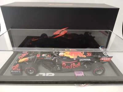 Spark Red Bull RB16B Max Verstappen Abu Dhabi GP World Champion 2021 1/18 18S609 - Image 1 of 3