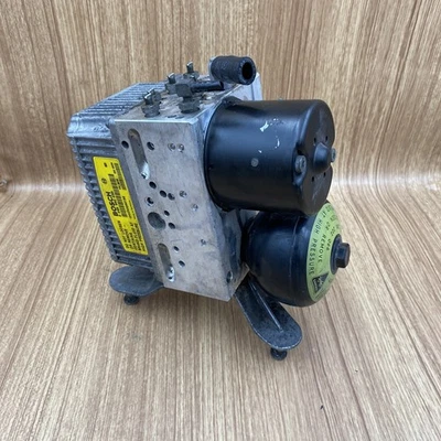 03-06 Bomba de freno hidráulica antibloqueo ABS Mercedes Benz E320 E350 E500 0265250111 Foto 1 de 4