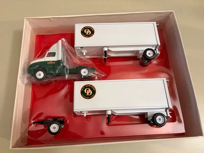 Tractor Winross Old Dominion línea de carga y remolques gemelos fundido a presión nuevo en caja Foto 1 de 2