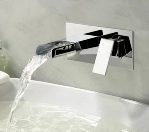Set rubinetto miscelatore lavabo a cascata bagno campanile - Foto 1 di 11