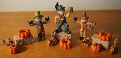 BROTHER SISTER DESIGN STUDIO Scarecrow Pumpkin Mini Hay Bales Halloween Fall Village Accessories Decor