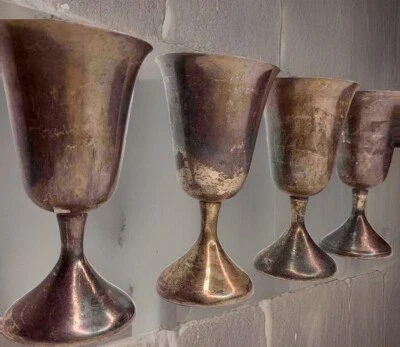 Vintage Goblets Set of 4 Gothcore Towle EP Silver Plated Cordials Tarnished 6" Foto 1 de 4