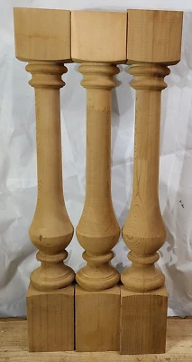 ¿Cedro vintage? Lote de 3 balaustres de husillo de madera torneada 24 x 3 1/2 pulgadas Foto 1 de 4