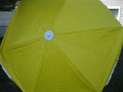 VINTAGE MCM 7 FOOT ROUND VINYL UMBRELLA TILTING YELLOW FLORAL FRINGED UNUSED NOS - Image 1 of 4