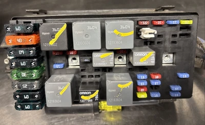 Buick Century 2000-2005 3.1 bahía de motor caja de fusibles centro de relé Foto 1 de 4