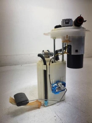 Топливный насос в сборе 2006-2010 Kia Optima 2,4 л 31110-2G100 - Изображение 1 из 4