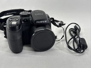 Cámara digital Fujifilm FinePix S1000fd 10,0 MP negra con tarjeta de memoria probada - Imagen 1 de 13