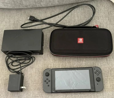 Nintendo Switch HAC-001(-01) 32GB Console with Gray Joy‑Con - Image 1 of 4