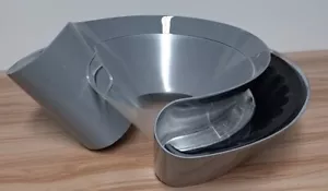 Cubo de hielo curvo/soporte para latas en diseño gris brillante - Imagen 1 de 3
