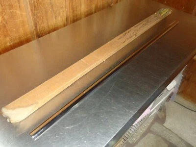 Moldura de puerta delantera izquierda NOS GM 4670597 1956 Oldsmobile 88 4 puertas nuevo Foto 1 de 4