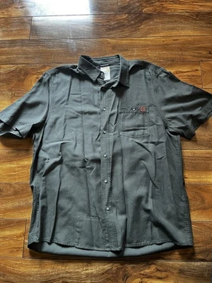 Camisa Solaris Outdoors manga curta botão verde escuro tamanho grande - Imagem 1 de 4