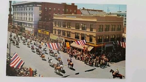 Postcard Cheyenne, Wyoming, Frontier Days Parade A3328 - Picture 1 of 4