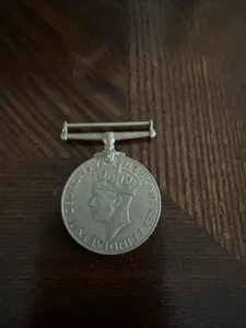 WWII War Medallion 1939-1945 - King Georg VI - Lion standing on 2-headed Dragon - Picture 1 of 2