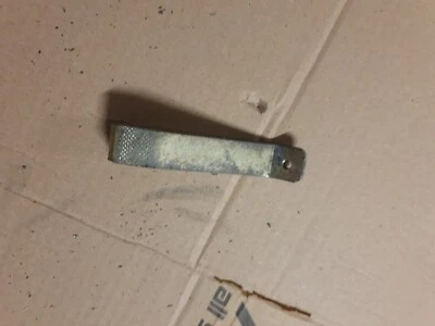 VW Golf 1 Cabrio Wasserkasten Strebe Mittig Abstandhalter  - Bild 1 von 2