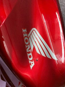 Verkleidung Tank links 64441-K98-E000 Honda CBF125 JC79 18-19  n-8LV.M5-052 - Bild 1 von 11