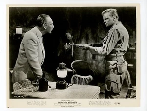 OPERACIÓN CUELLO DE BOTELLA Orig. Foto publicitaria de la película 1961 Ron Foster Ben Wright - Imagen 1 de 2