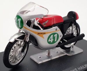 Altaya 1/24 Scale Model Motorcycle AL28011 - 1961 Honda RC 162 Mike Hailwood