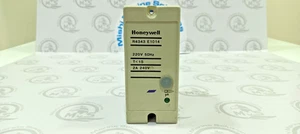 Honeywell R4343E1014 Flame Relay UV Sensor Control – Used Working Condition - Picture 1 of 4