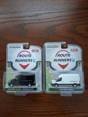 Greenlight Route Runners Ford Transit Lote De Dos (2) Negro/Blanco Escala 1:64 Nuevo Foto 1 de 4