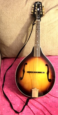 2007 MM-30S A-style Mandolin w/case and w/Mandolin Book *Missing two strings* - Image 1 of 4