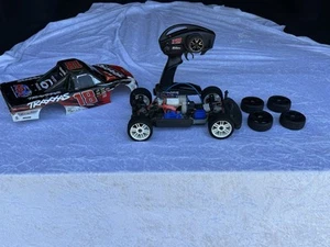 Traxxas Kyle Busch 1/16 4WD Toyota Tundra Race Truck - Picture 1 of 16