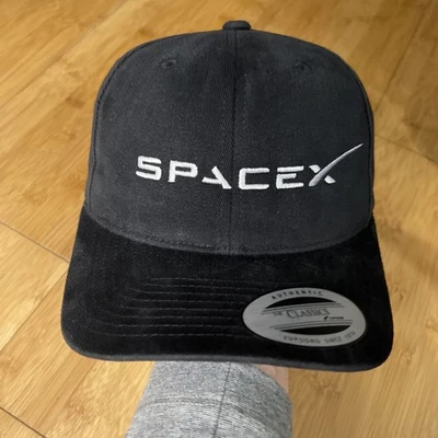 Gorra ajustable de algodón negro Yupoong The Classics Space X Rockets Foto 1 de 4