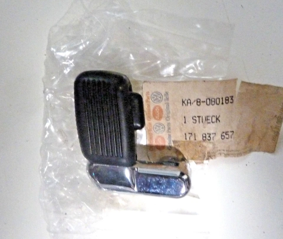 VOLKSWAGEN RABBIT/SCIROCCO/MK1/VANAGON LEFT VENT WING LATCH 171837657 GENUINE - Image 1 of 1