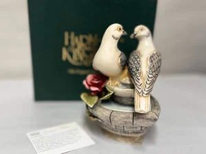 Annual Harmony Kingdom Love and Peace Dove Birds - Picture 1 of 8