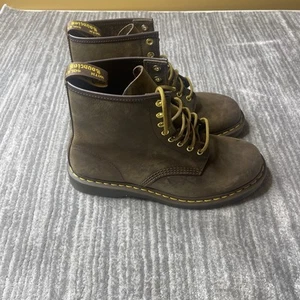 Dr. Martens Boots Mens 11 Brown 1460 Crazy Horse Leather Lace Up 11822 Eyelet - Picture 1 of 9