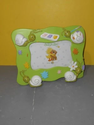 Детская рамка для картин Little Suzy's Zoo с улитками расписная смола 4 дюйма x 6 дюймов от Wilton - Изображение 1 из 2