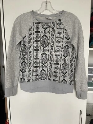 Top Danskin Now Girls 10/12 Gris Claro Tribal Frontal Manga Larga Usado en Excelente Condición Foto 1 de 4