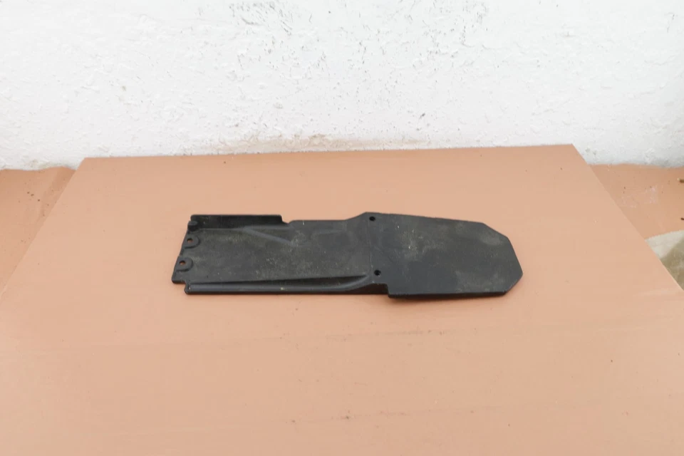 Motosierra McCulloch Pro Mac 610 OEM NUEVA placa inferior Foto 1 de 4