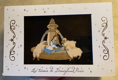 Prendedor Jumbo Disneyland París - Belle Reading with Sheep at The Fountain LE 400 Foto 1 de 4