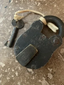 VINTAGE HOBBSS & CO No800 ~ 6 HEBEL ~ VORHÄNGESCHLOSS & SCHLÜSSEL ~ MASSIV ~ VICTORIA EMPRESS ~ ALIGARH - Bild 1 von 12