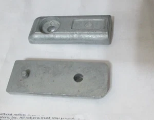 NOS  LOT OF 2  REPLACES  Mercury and Mariner Outboard Aluminum Anode 97-893404 - Bild 1 von 1