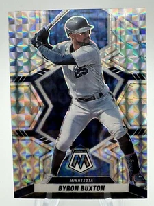 2022 Panini Mosaic #8 Byron Buxton Silver Prizm Parallel - Picture 1 of 2