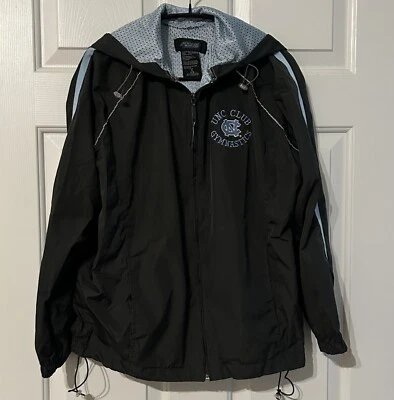 Chaqueta con Capucha Athletic Works Logo UNC Mujer Pequeña Negra UNC Tarheels Club Gimnasia Foto 1 de 4