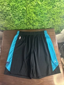 2018-19 NBA Charlotte Hornets Basketball Team Issued Shorts schwarz/türkis Größe 3XLT - Bild 1 von 5