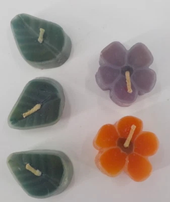 PACK DE 5 VELAS FLOTANTES PEQUEÑAS FLOTANTES FLORALES HAWAIANAS 2 FLORES DE HIBISCO 3 HOJAS NUEVAS SIN ETIQUETAS Foto 1 de 4