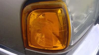 Used Turn Signal / Parking Light Assembly fits: 2003 Ford Ranger Park Lamp-Turn Foto 1 de 4