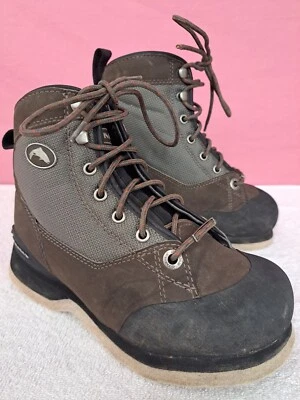 SIMMS FELT BOTTOM BROWN LACE-UP WADING BOOTS SIZE 5 NO BOX! USED VERY LITTLE!  - Image 1 of 4