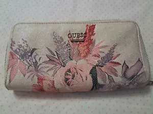 Guess Wallet - Picture 1 of 8