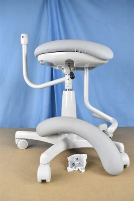 NUEVO SIN USAR Taburete auxiliar contorneado ergonómico dental Midmark  Foto 1 de 4