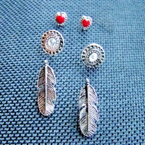 Ohrringe Set Strass Silber Feder Rot Herz Zigeuner Boho Cowgirl Schmuck - Bild 1 von 4