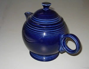 FIESTA Large 44 Oz Tea Pot Cobalt Blue Homer Laughlin Company - Picture 1 of 5