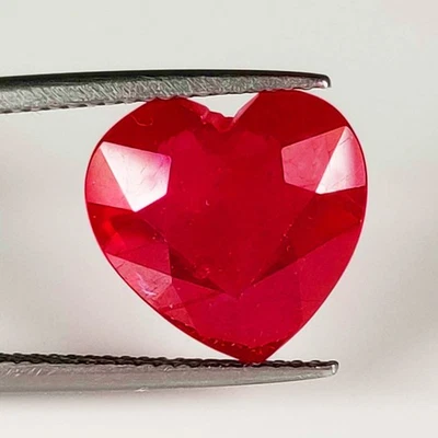7.45 Ct Natural Pigeon Red Ruby Beautiful Heart Mixed Cut ,Mozambique - Image 1 of 2