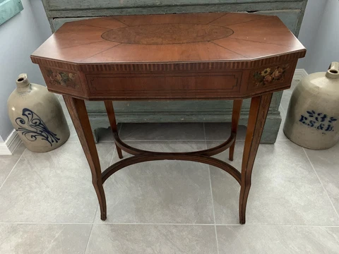 VINTAGE ROYAL FURNITURE ROBERT IRWIN DECORATED SMALL TABLE Cover