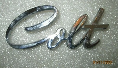 1974, 1975, 1976, 1977, 1978 e 1979 emblema DODGE COLT ORIGINAL DE FÁBRICA FABRICANTE DE EQUIPAMENTO ORIGINAL - Imagem 1 de 4